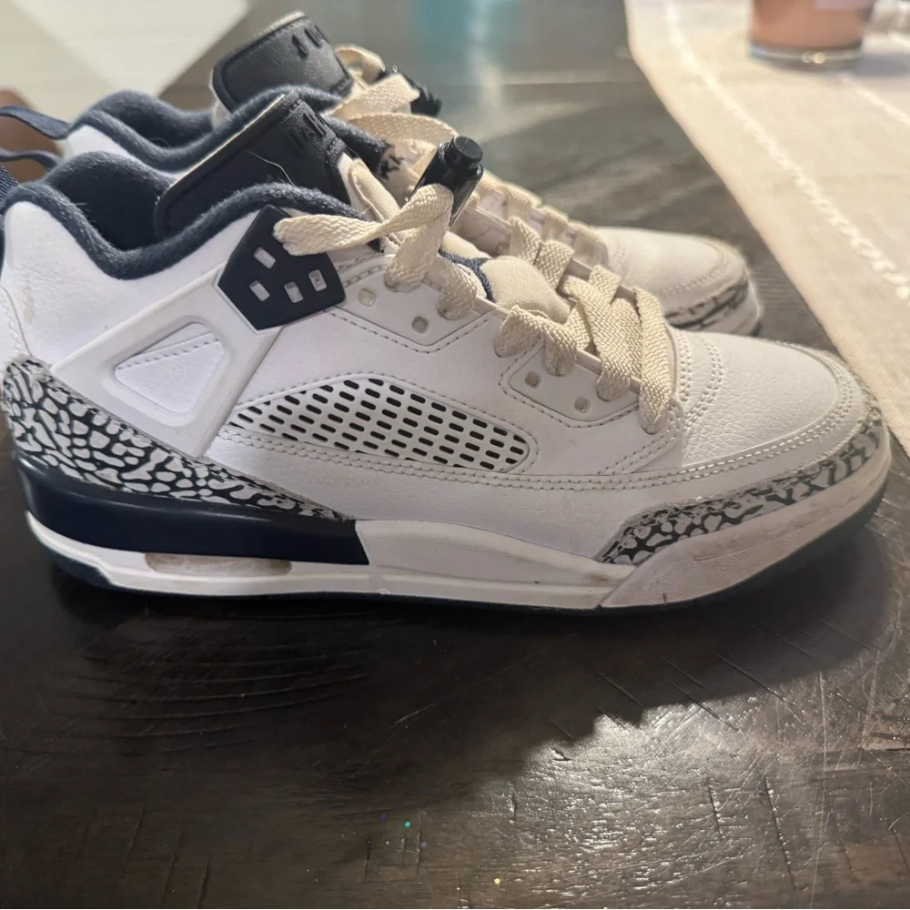 Boys Jordan Spike Lee shoes - Picture 2 of 7